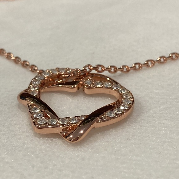 NWOT - New Double Entwined CZ Heart Rose Goldtone Pendant Necklace - Picture 5 of 9